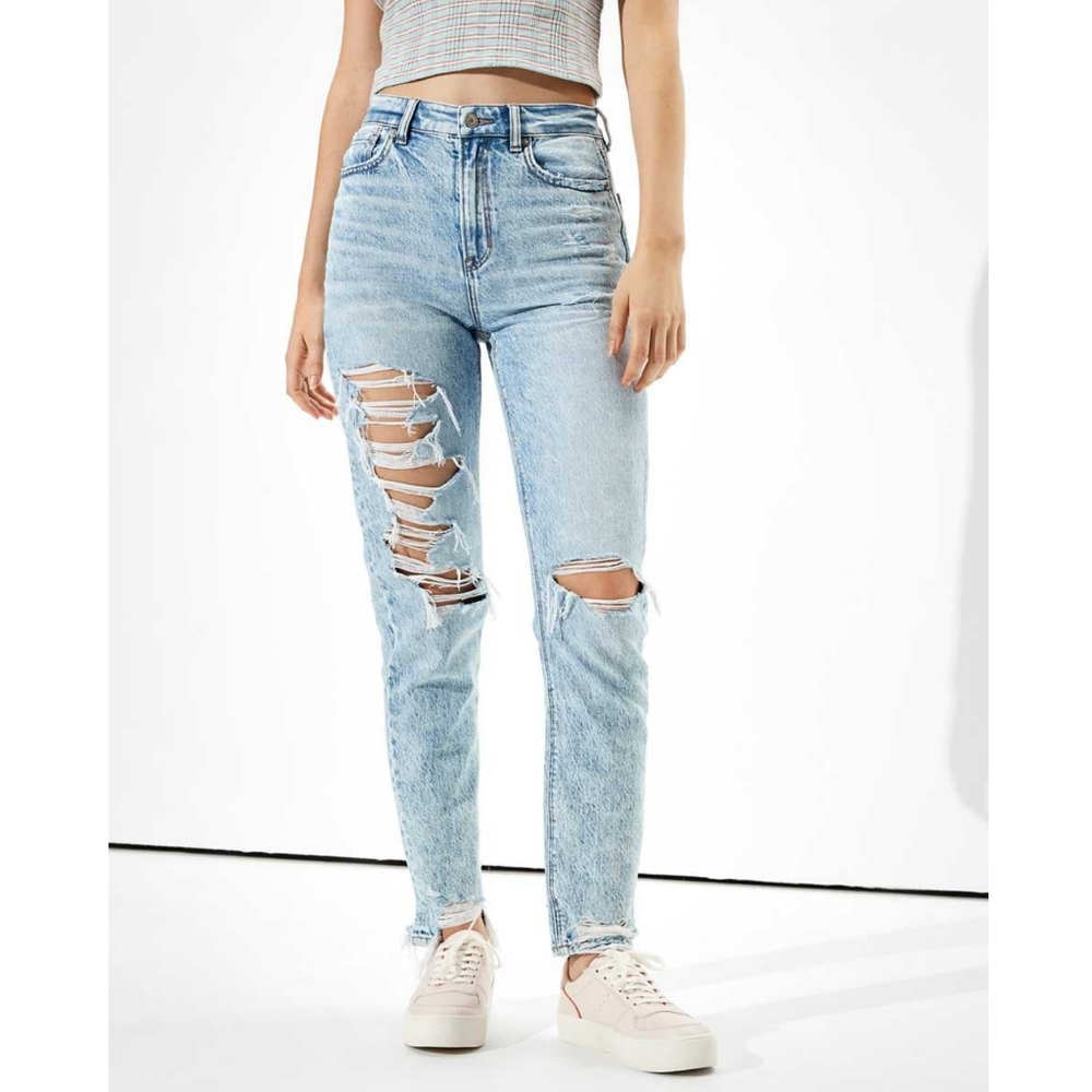 NWOT American Eagle Ripped Mom Jean's Size 4 Reg